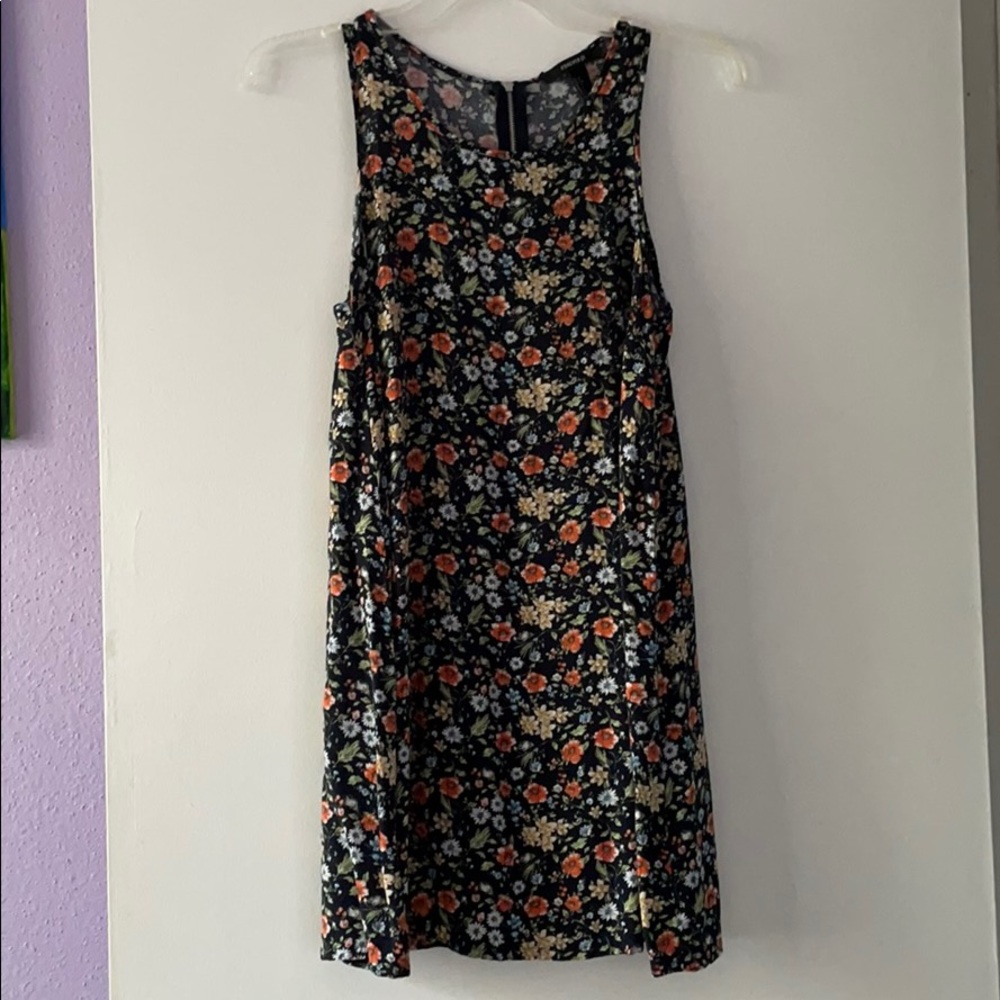 Floral sleeveless dress
